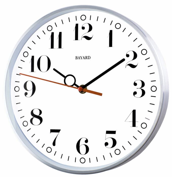 Horloge murale silencieuse en métal argenté gros chiffres