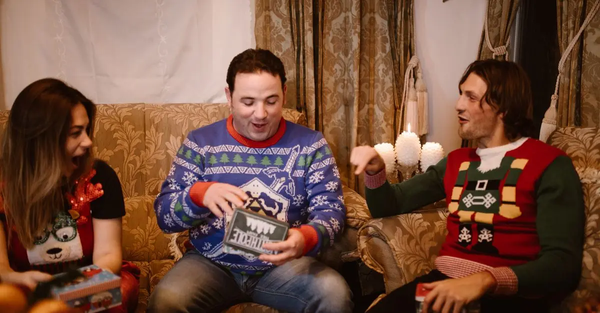 Comment Organiser un Échange de Cadeaux de Noël Réussi