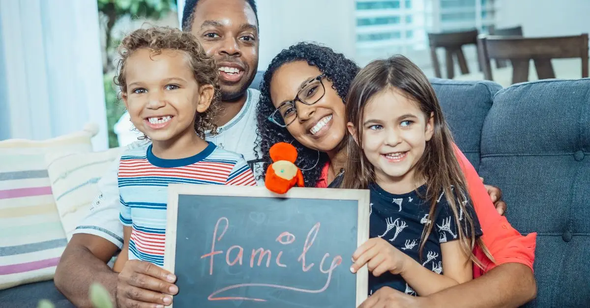 5 Activités Manuelles à Réaliser en Famille pour Noël