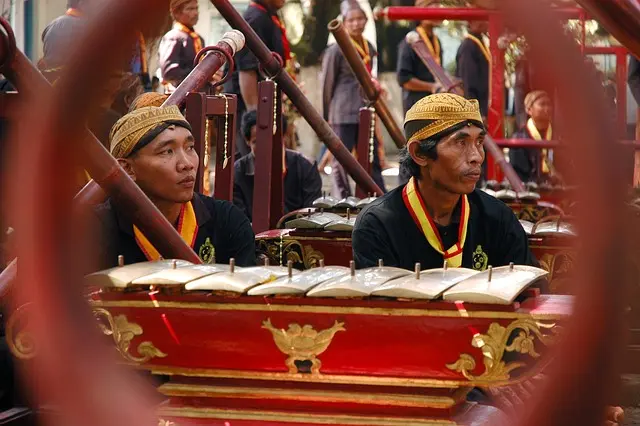 Les Traditions de Noël Autour du Monde : Une Exploration Culturelle