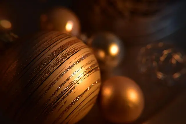 Idées Créatives pour Personnaliser vos Décorations de Noël