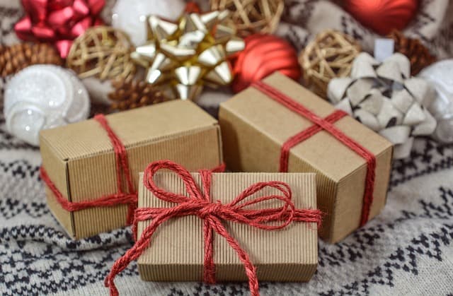 Top 10 des Méthodes pour Économiser sur vos Cadeaux de Noël